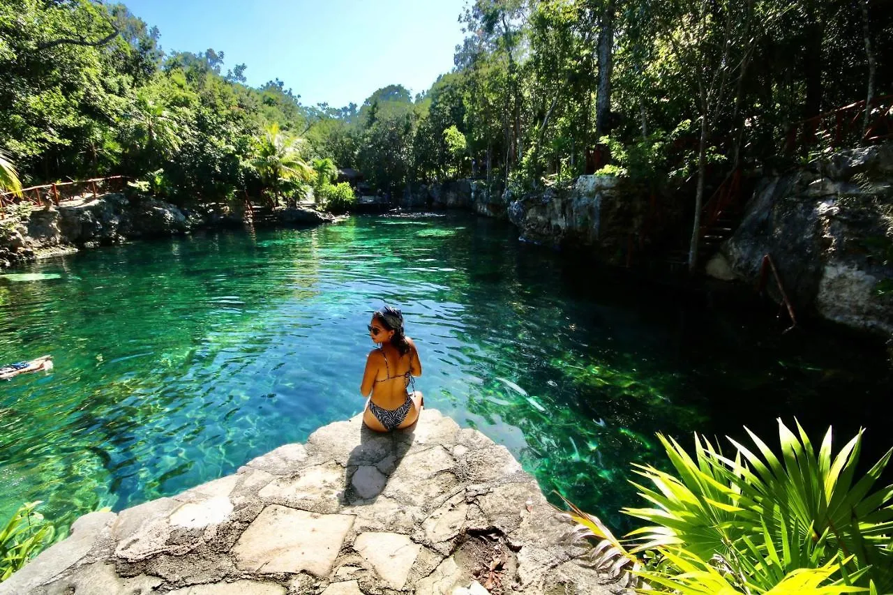 Weary Traveler Hostel Tulum